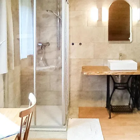 Apartment Amazing In W/ Wifi And 4 Bedrooms Fresach